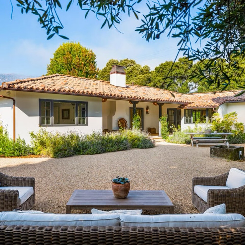 Suite Colonial Patio Interior